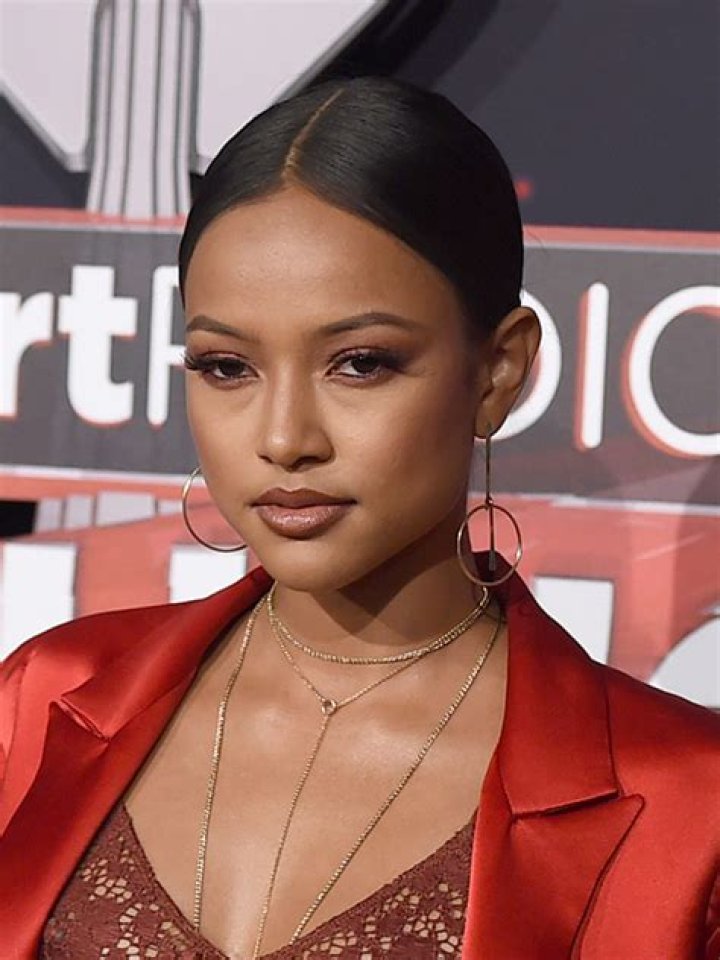 2017 iHeartRadio Awards Style — See The Red Carpet’s Best Hair & Makeup