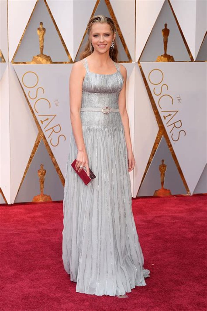 Academy Awards’ Worst Dressed: 2017 Oscars Fashion Gone Wrong