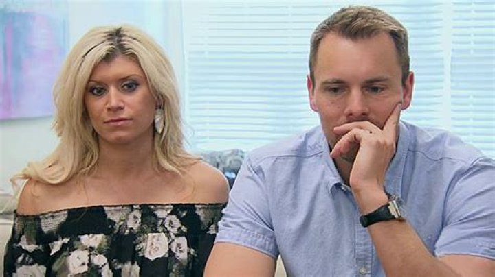 Amber Martorana ‘On Dating App’ After Divorce – Hollywood Life