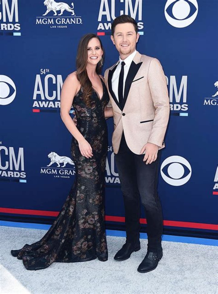 ‘American Idol’ Winner Scotty McCreery & Wife Gabi Expecting First Baby Together