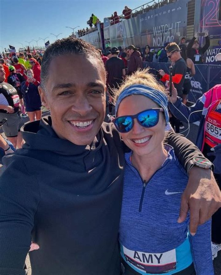 Amy Robach & T.J. Holmes Kiss In NYC After Running Half Marathon Together: Photo
