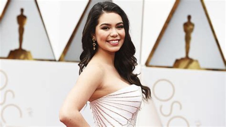 Auli’i Cravalho – Hollywood Life