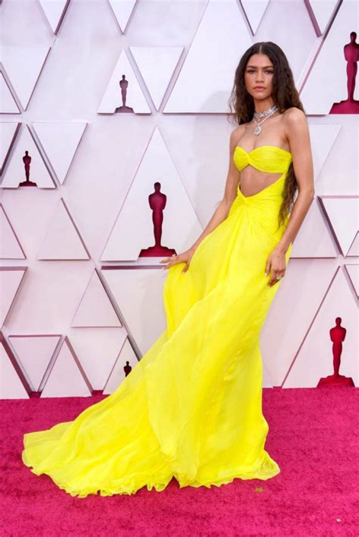 Best Oscars Dresses 2021 — See Academy Awards Best Dressed