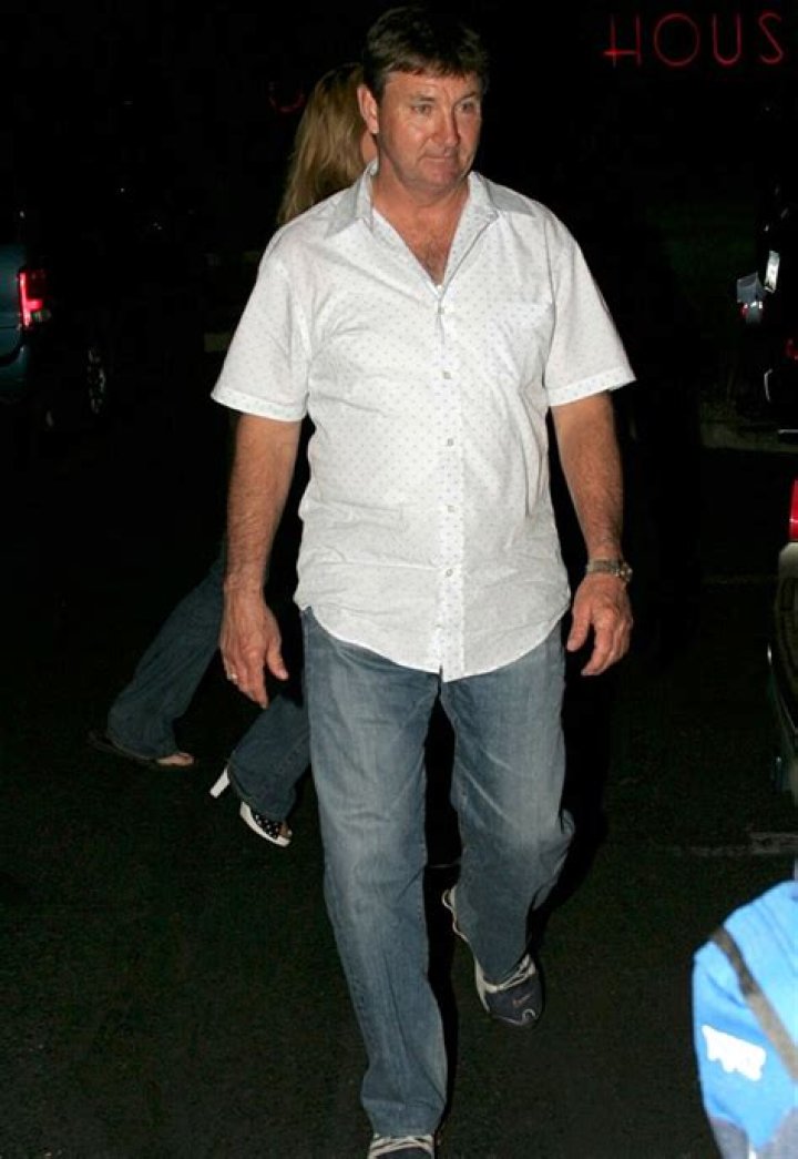 Britney Spears’ Dad Jamie Seen in First Photos After Leg Amputation – Hollywood Life