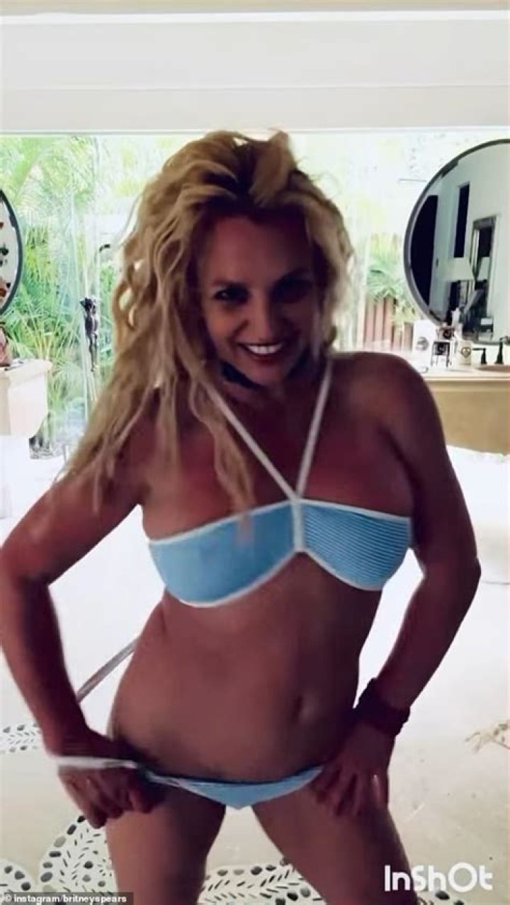 Britney Spears Dances In Hot Pink Bikini Bottom & White Crop Top: Watch