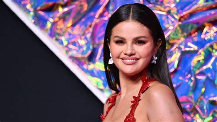 Celebrities Wearing Latex: Photos Of Selena Gomez, Kim Kardashian & More In The Trend