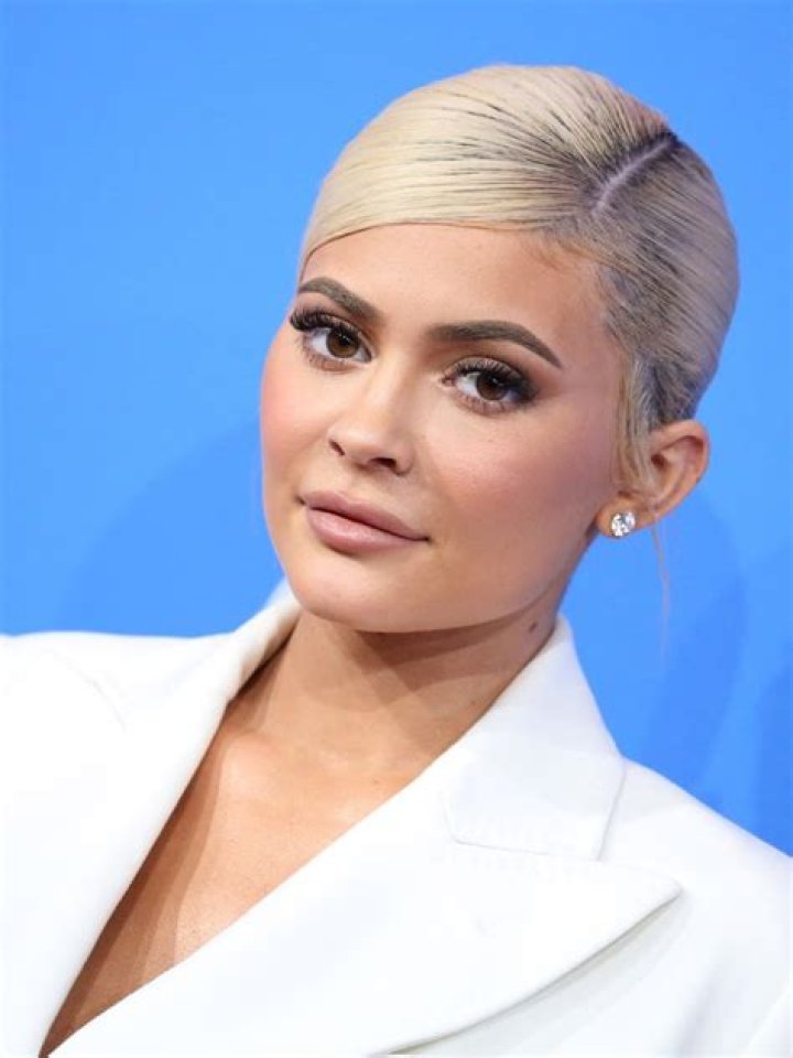 Celebrities With Icy Blonde Hair – Pics Of Stars Who Went Platinum – Hollywood Life