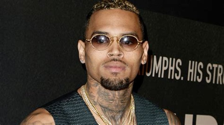 Chris Brown Disses Fans Slamming ‘Nice Hair’ Lyrics In ‘Need A Stack’ – Hollywood Life
