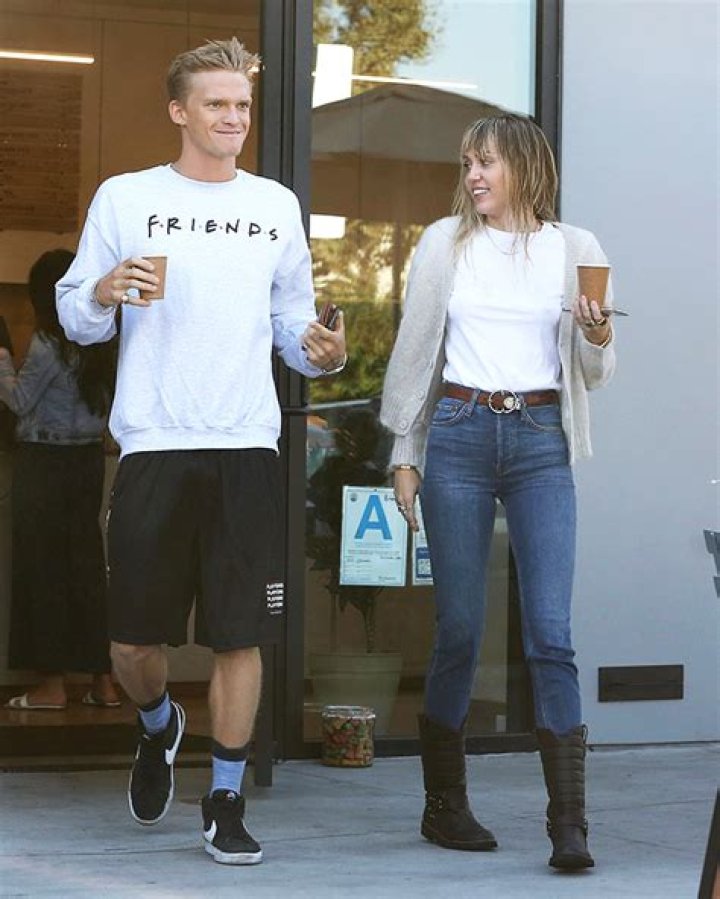 Cody Simpson Gets A Kiss From Gorgeous Blonde On Lunch Date 3 Months After Miley Cyrus Split