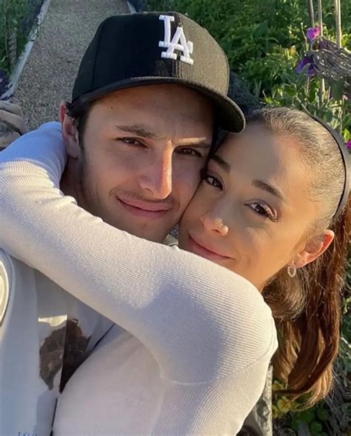 Demi Lovato, Khloe Kardashian & More Stars Send Love To Ariana Grande After Dalton Gomez Engagement