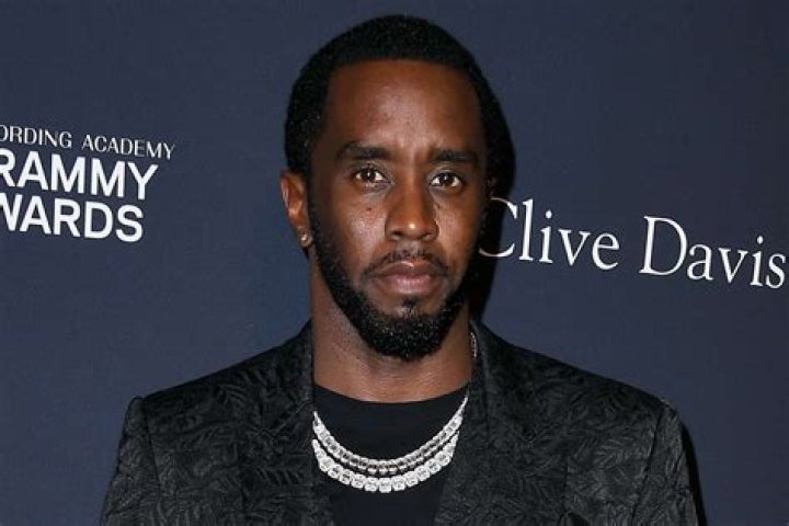 Diddy Clarifies Name He’s Going By After Changing Sean Combs To ‘Love’ – Hollywood Life