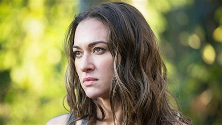 Echo Starts To ‘Unravel’ After Bellamy’s Death — Interview – Hollywood Life