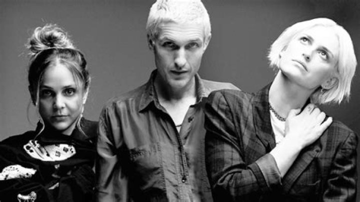 Emily Armstrong Discusses New Album – Hollywood Life