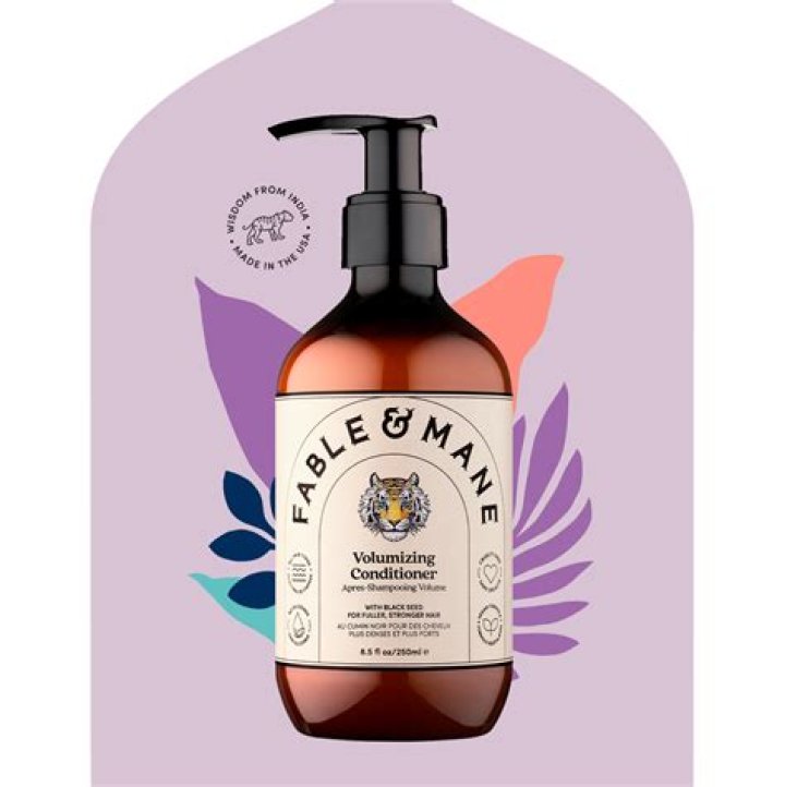 Emily Ratajkowski Loves This Conditioner to Help With Hair Breakage