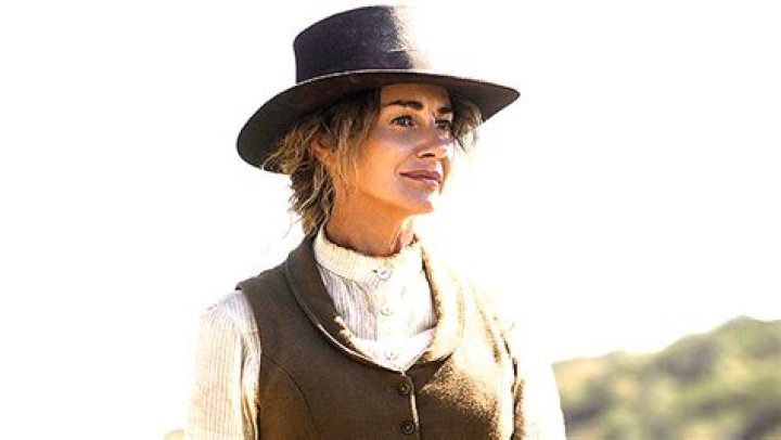 Faith Hill Calls Not Shaving Armpit Hair For ‘1883’ ‘Gross’ – Hollywood Life