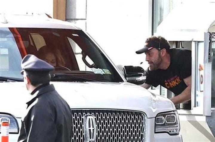 Gets Mistaken For Matt Damon – Hollywood Life