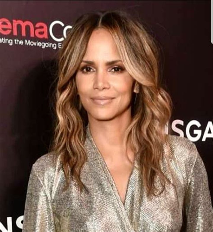 Halle Berry Returns To Blonde Hairstyle In Los Angeles: Photos – Hollywood Life