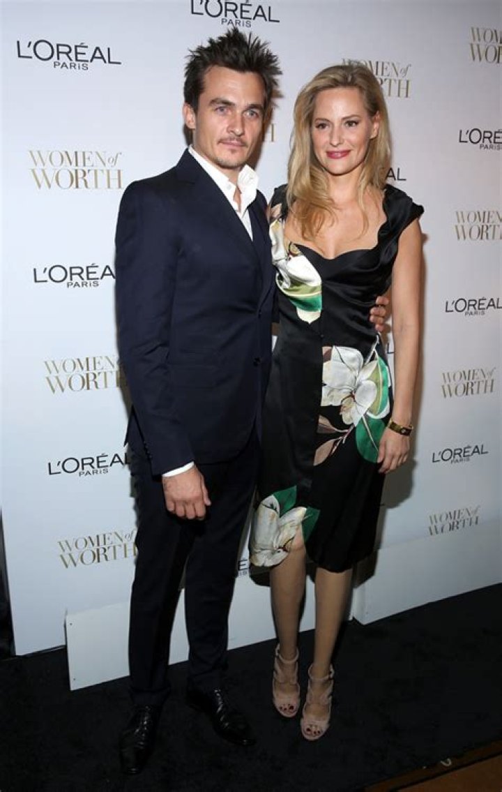 ‘Homeland’ Star To Marry A Model – Hollywood Life