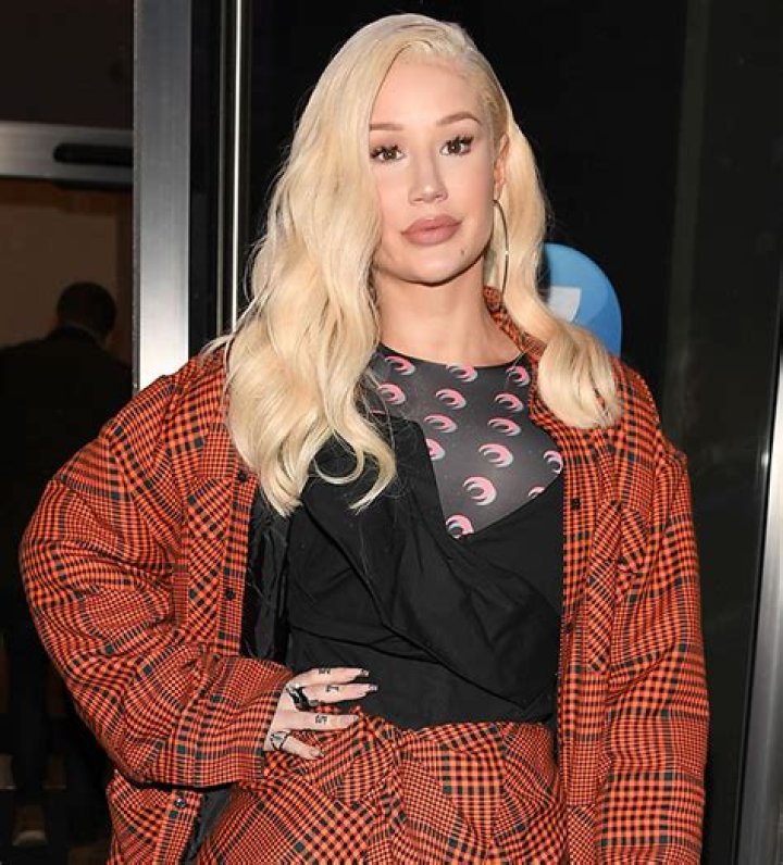 Iggy Azalea’s Hair Makeover: She Debuts Bright Red Locks After 30th Birthday — Before & After Pics