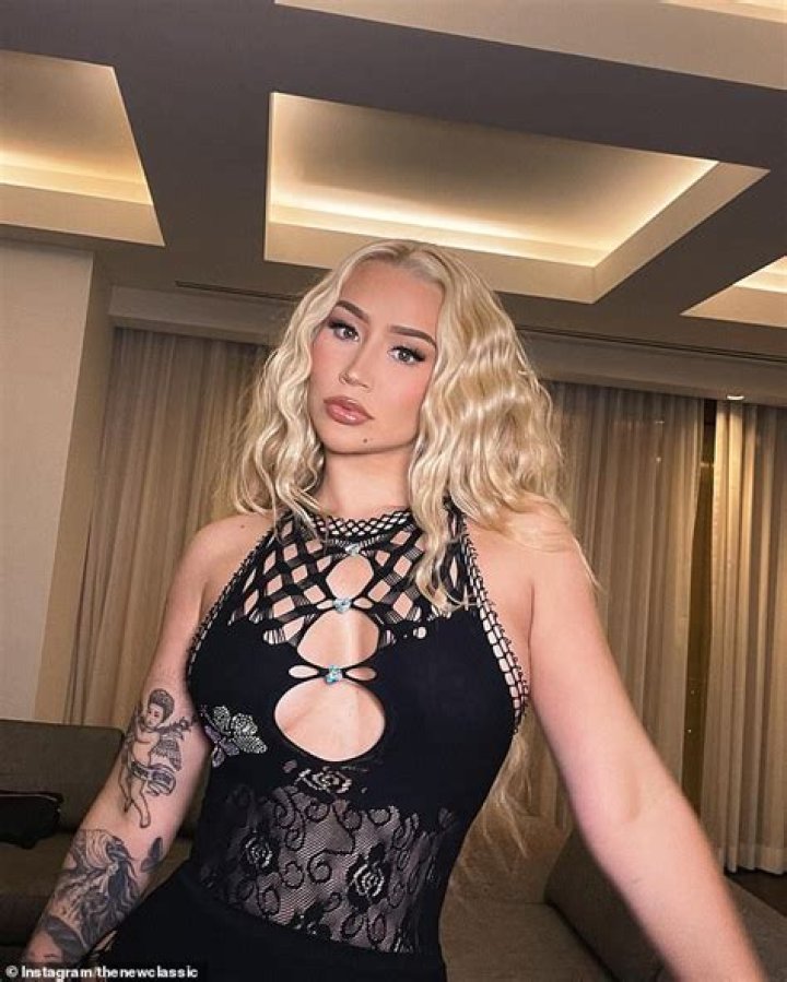 Iggy Azalea’s Lace Bodysuit & New Tattoo – Photos – Hollywood Life