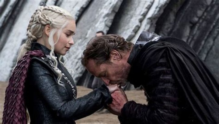 Is Jorah Daenery’s True Love In ‘GOT’? Here’s What Emilia Clarke Just Said – Hollywood Life