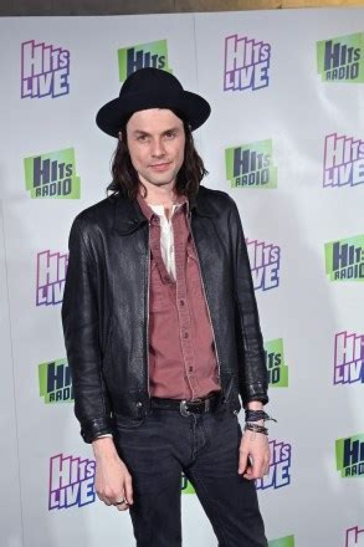 James Bay: How He Keeps His Music ‘Open-Ended & Relatable’ While Tackling His Own Anxieties