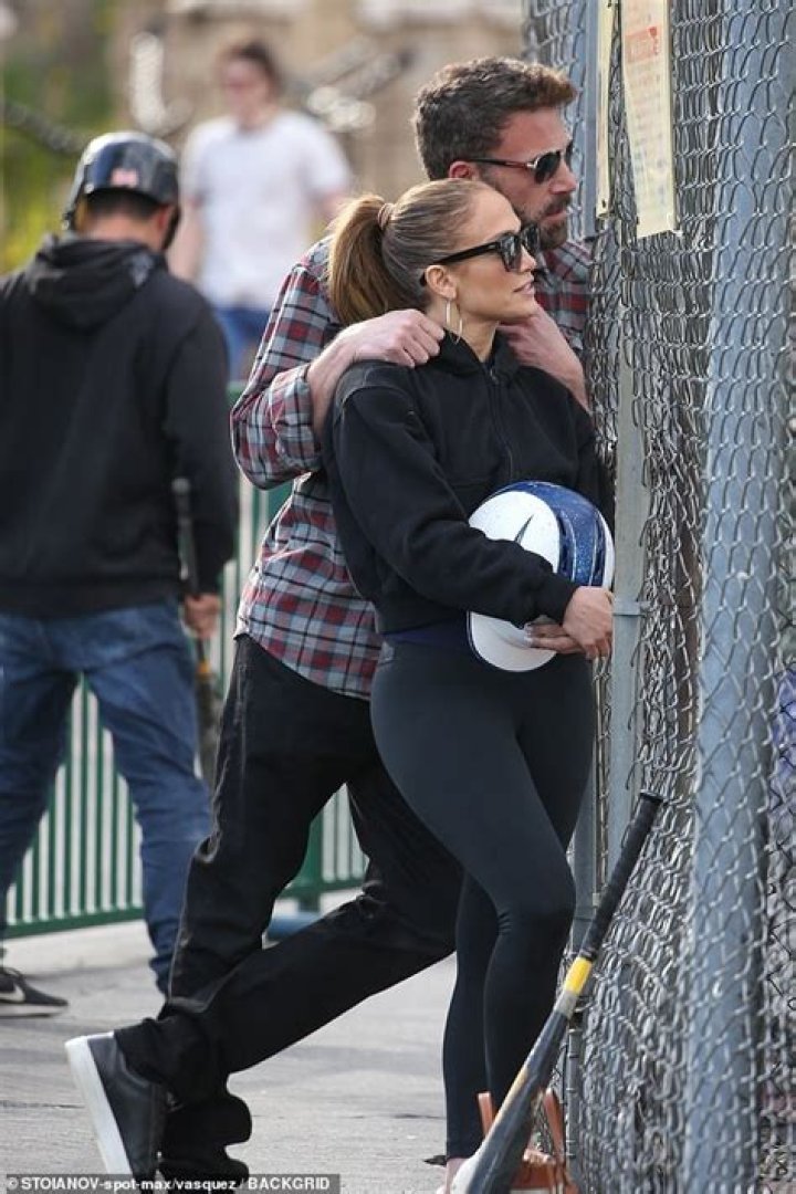 Jennifer Lopez & Ben Affleck Cuddle As They Take Her Daughter Emme To The Batting Cages