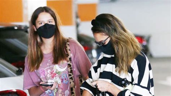 Jessica Alba’s Daughter Honor Is Tall In New Halloween Photo – Hollywood Life