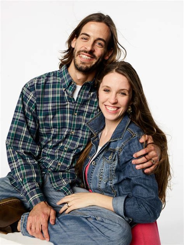 Jill Duggar Shows Off New Maternity Jeans After Years Of Only Wearing Dresses & Skirts: Photo