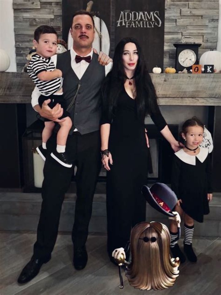 John Legend & Chrissy Teigen’s Addams Family Halloween Costume 2021 – Hollywood Life