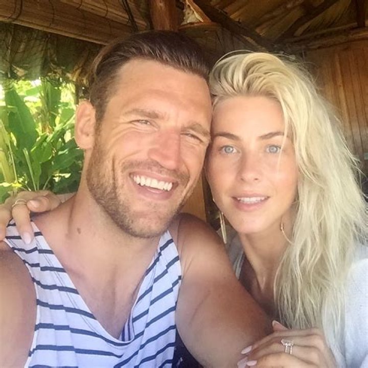 Julianne Hough & Brooks Laich Playfully Flirted On Instagram One Day Before Announcing Their Split