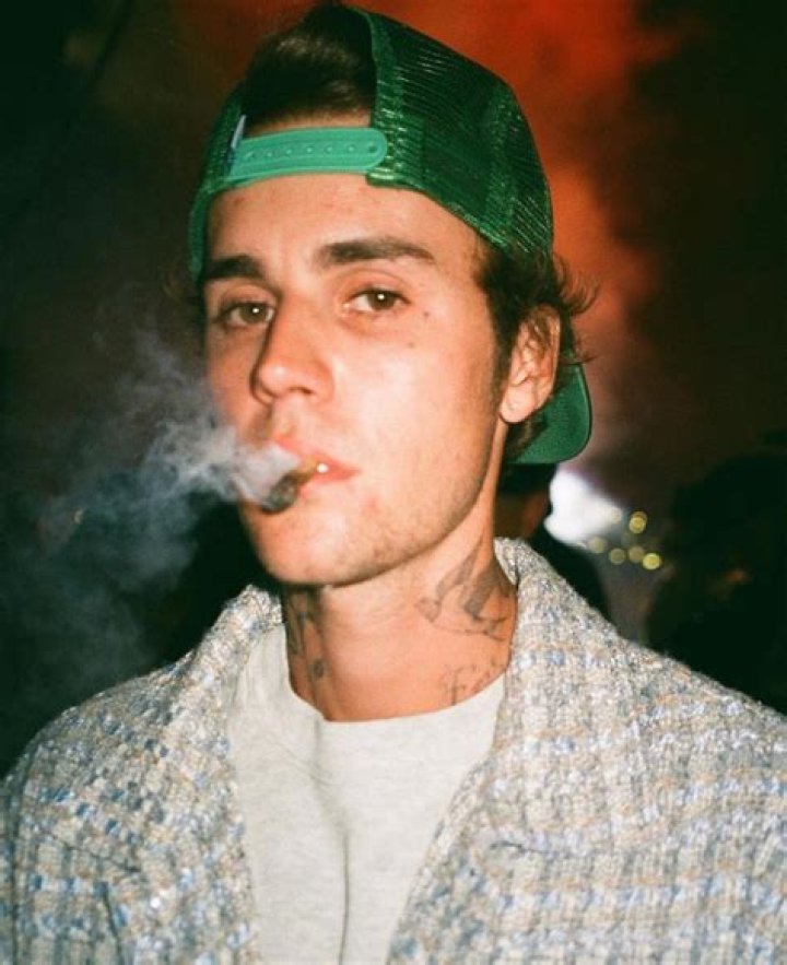 Justin Bieber Caught Smoking On Stage With Rae Sremmurd: Bad Example? — Video