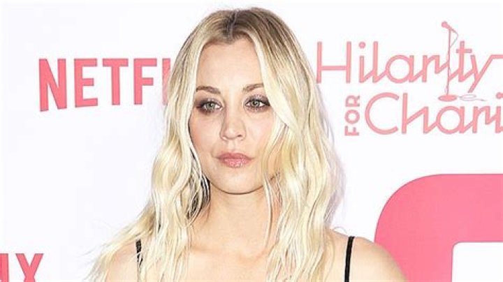 Kaley Cuoco Flaunts Lace Bra & Toned Abs On ‘The Big Bang Theory’ Set – Hollywood Life