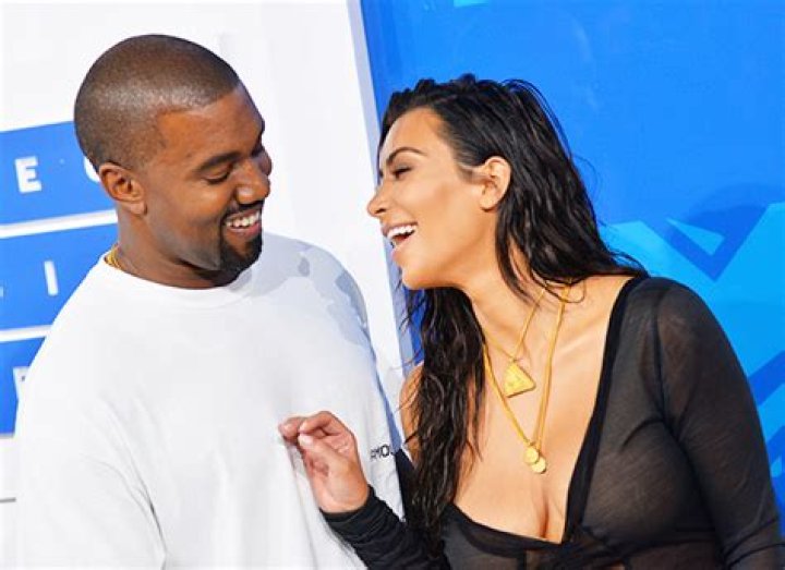 Kanye West Disses Kim Kardashian’s Outfits & She Laughs Over It – Hollywood Life
