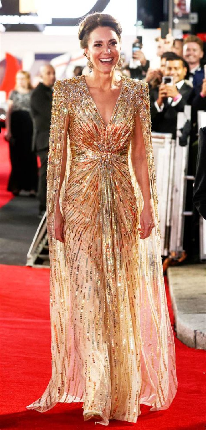 Kate Middleton’s Gold Gown Channels Princess Diana’s Dress At Bond Premiere – Hollywood Life