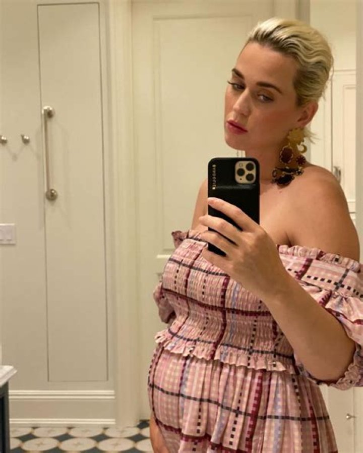 Katy Perry’s Baby Bump Pics