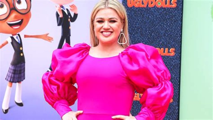 Kelly Clarkson Defends Painting Daughter River’s Hair Purple: Tweet – Hollywood Life