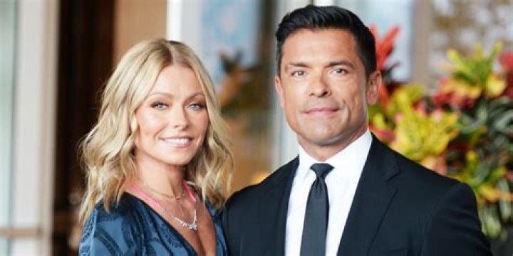 Kelly Ripa Reveals Secret To ‘Healthy’ Love Life With Mark Consuelos While In Quarantine
