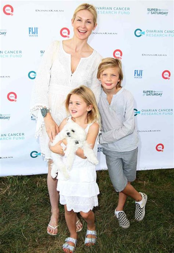 Kelly Rutherford’s Custody Battle Explained — Why Kids Were Sent To Monaco – Hollywood Life