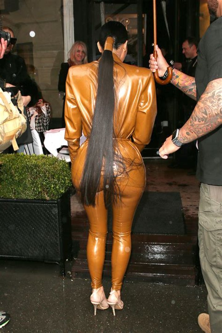 Kim Kardashian’s Long Ponytail Hairstyle At Paris Fashion Week – Pics – Hollywood Life