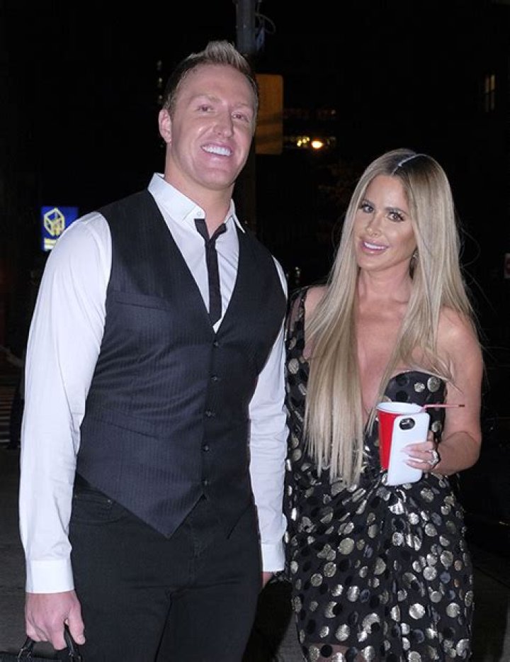 Kim Zolciak and Kroy Biermann’s Son Claimed ‘Dad Was Hitting His Mom’ – Hollywood Life