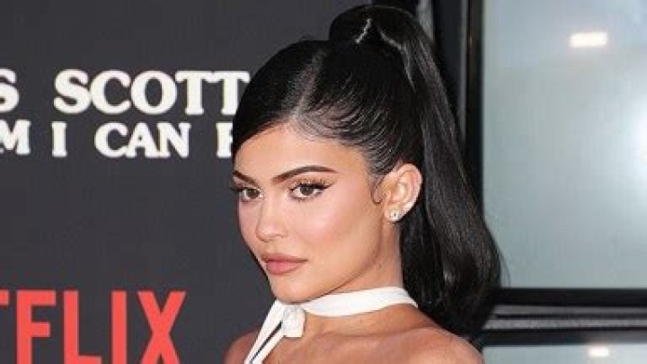 Kylie Jenner Claps Back After Hair Stylist Trashes Her Highlights & Says They ‘Need Blending’