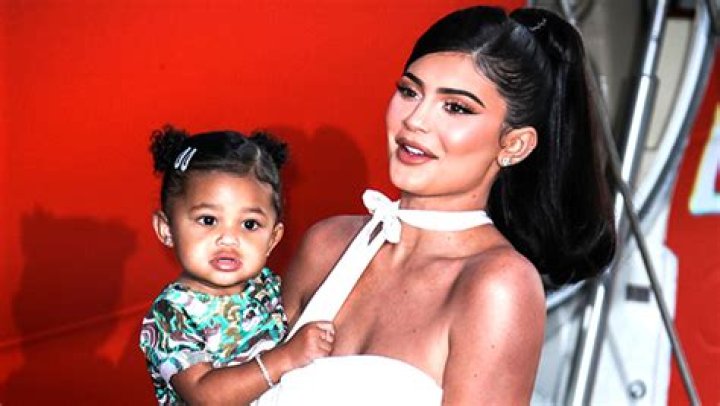 Kylie Jenner Posts Photo Of Stormi Webster With Louis Vuitton Bag – Hollywood Life