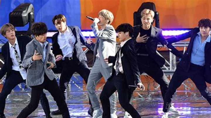 Listen To New Song About Sugar Glider Odeng – Hollywood Life