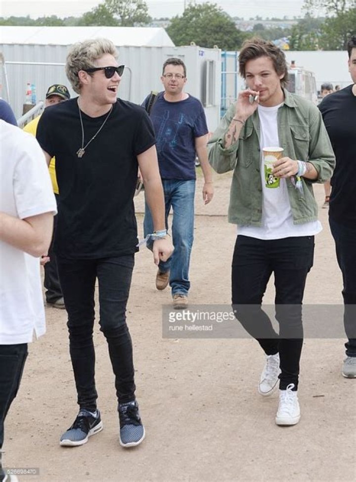 Louis Tomlinson & Niall Horan Had A Glastonbury Reunion: Photos – Hollywood Life