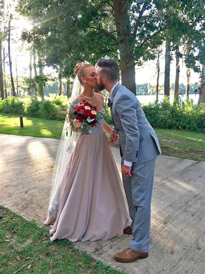 Maci Bookout’s Wedding Details — Bentley Was A ‘Mini Best Man’ & More – Hollywood Life