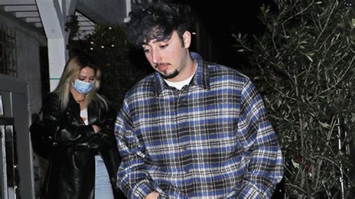 Madelyn Cline & Zack Bia On Dinner Date After Chase Stokes Split – Hollywood Life