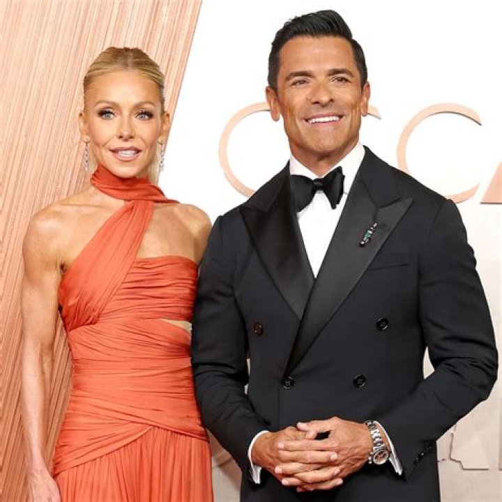 Mark Consuelos & Kelly Ripa Can’t Wait To Be Empty-Nesters So They Can Be ‘Naked All The Time’