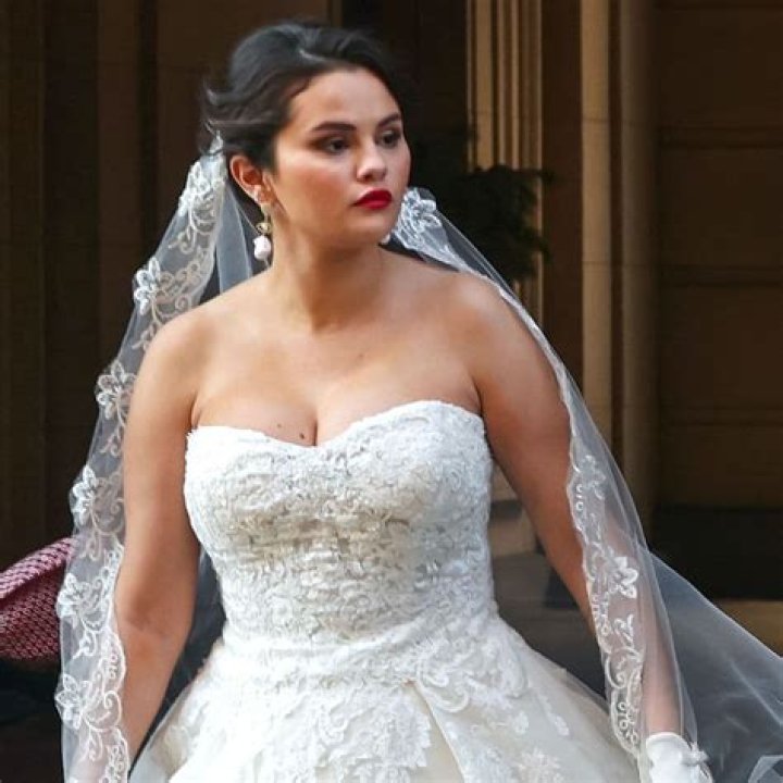 Meghan McCain’s Fairytale Wedding Revealed In Sweet New Pics: See Her Dress & More
