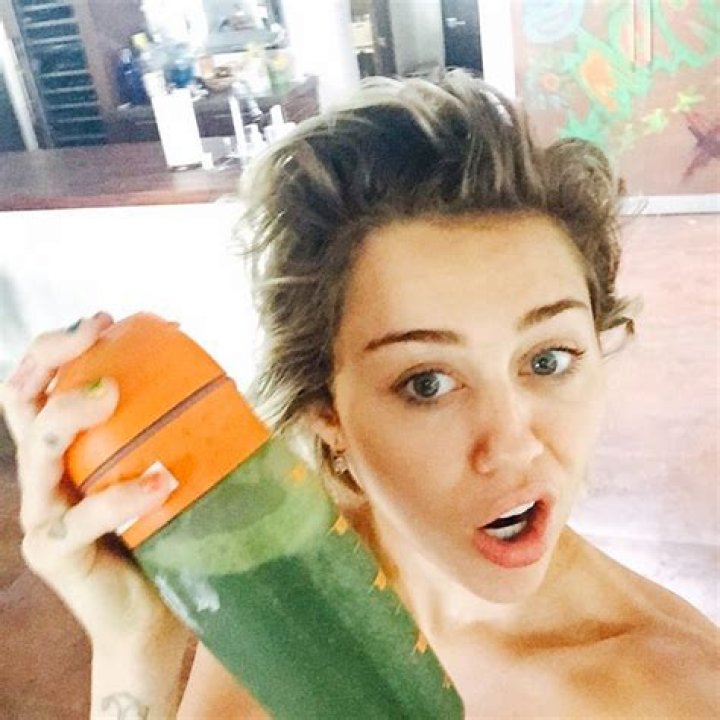 Miley Cyrus’ Diet — She’s On Muscle Building Cleanse To Look ‘Killer’ At VMAs – Hollywood Life
